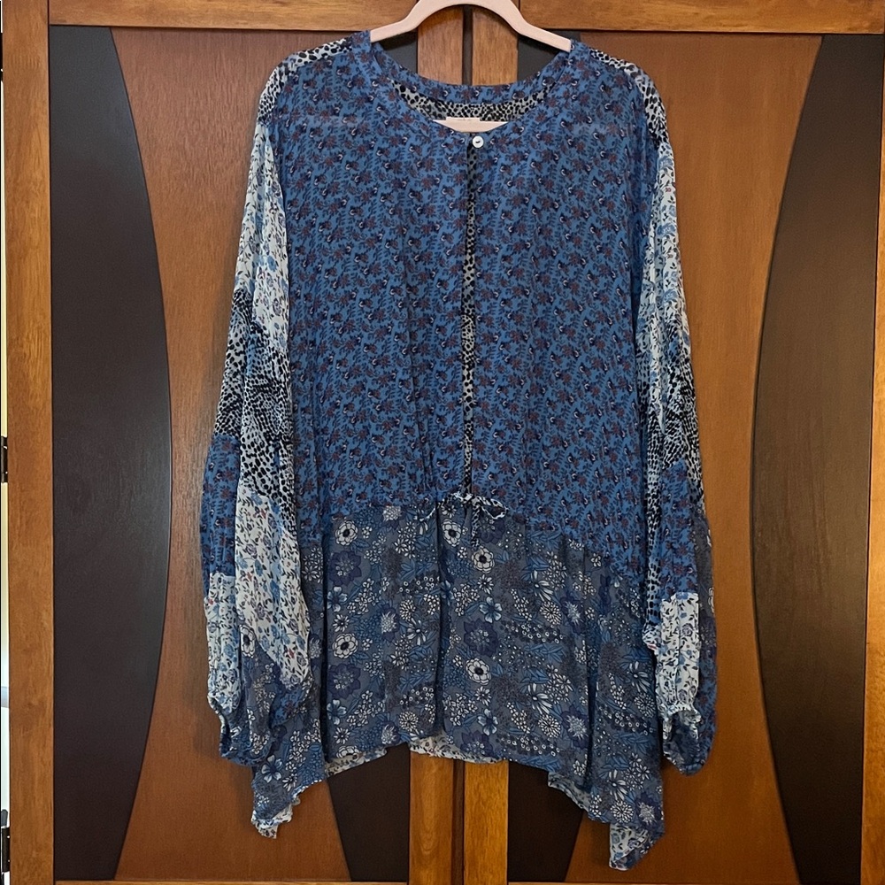 LOGO Mixed Media Blue Patterned Topper w/Dramatic Dolman Sleeves-Sharkbite Hem